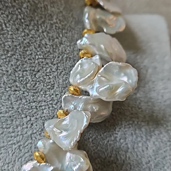 Madeleine Lou Keishi Pearl & Gold Necklace - Picture 4 of 8